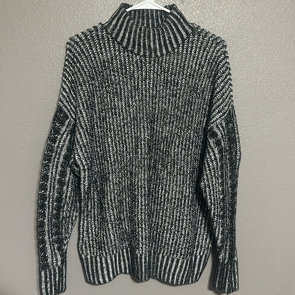 Rock & Republic brand size Large Women’s Sweater - Picture 2 of 15